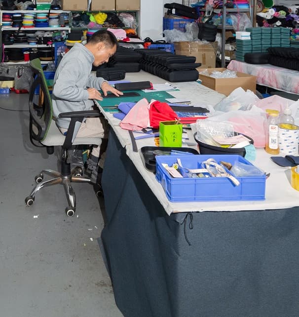 Yisi Packing, un fabricant de valises EVA OEM de Dongguan : Comment personnaliser une valise EVA